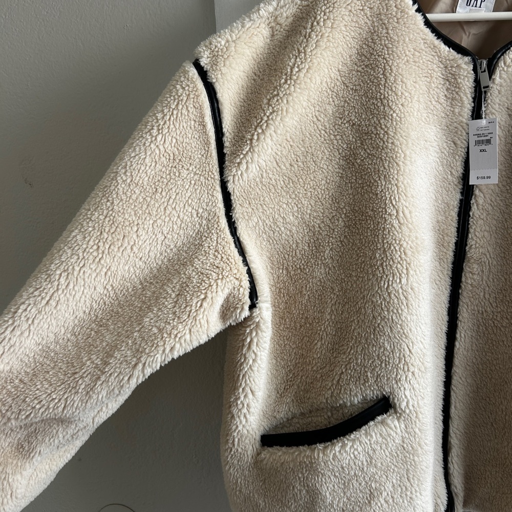 GAP Beige Sherpa Jacket with Black Trim - Picture 2 of 4